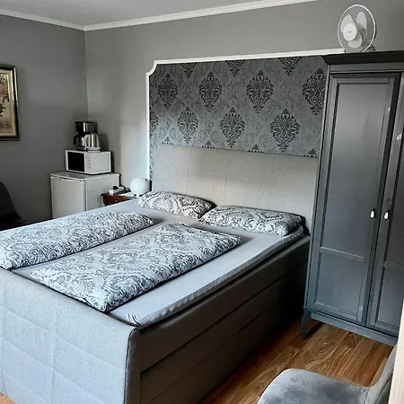Gemuetliches Doppelzimmer Mit Boxspringbett & Grossem Bad דירה